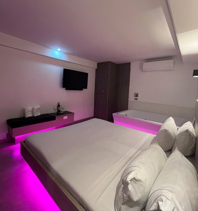 habitacion-clasica-o-moderna-motel-only-medellin-4